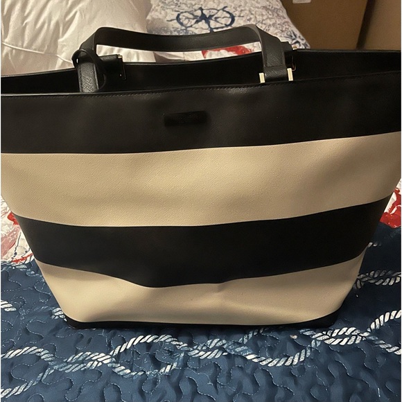 Kate Spade Purse - Picture 2 of 10
